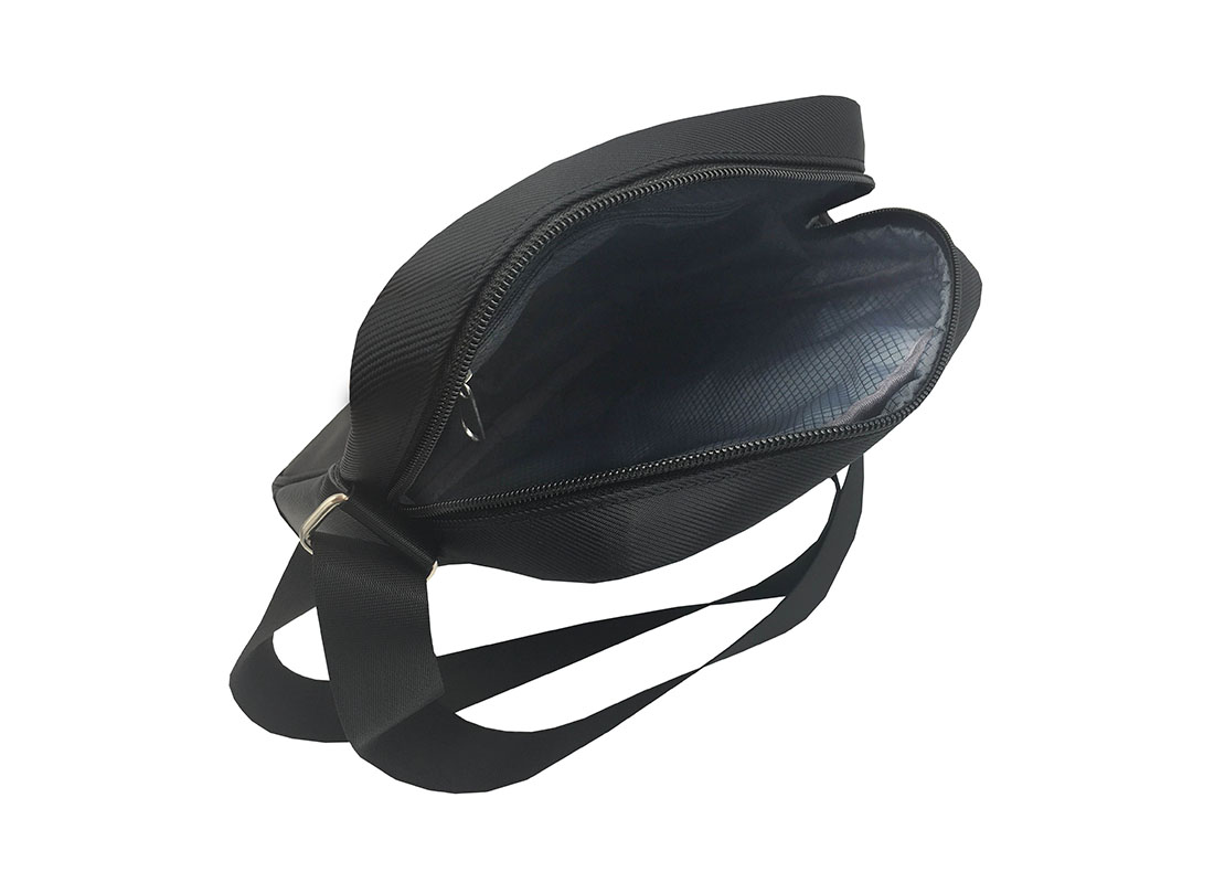 Men cross body bag in black open
