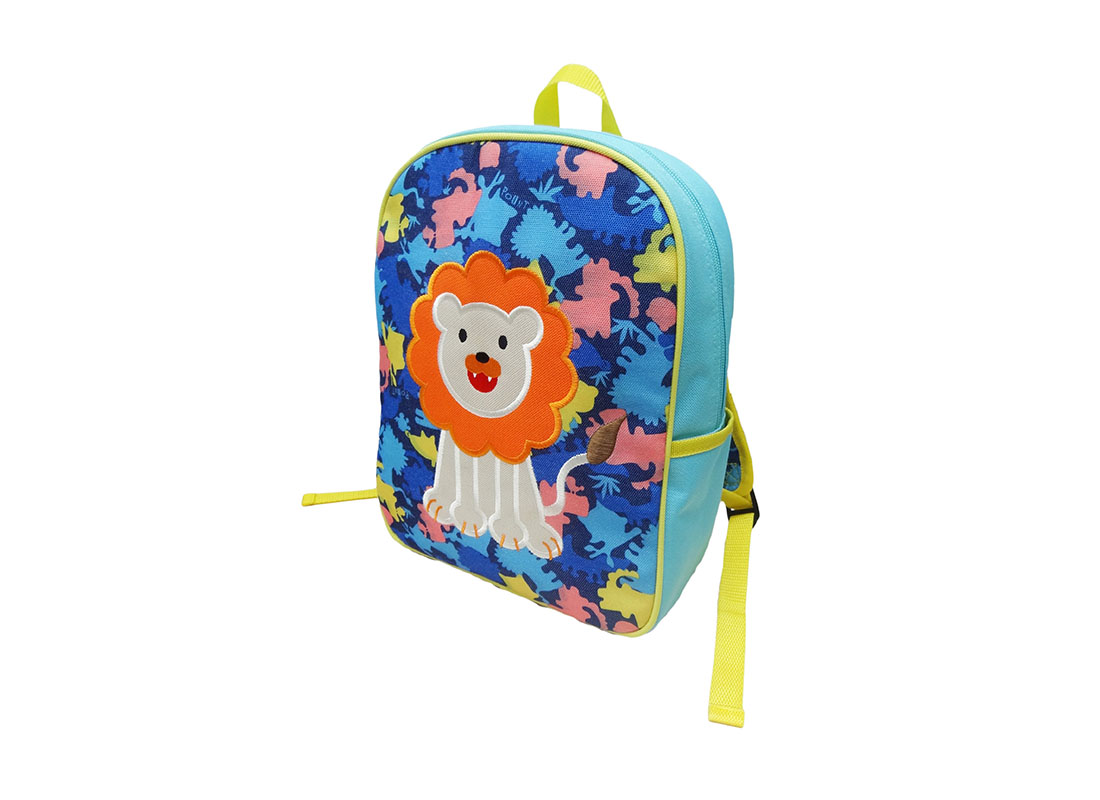Kids Camo Backpack with Lion patch R side