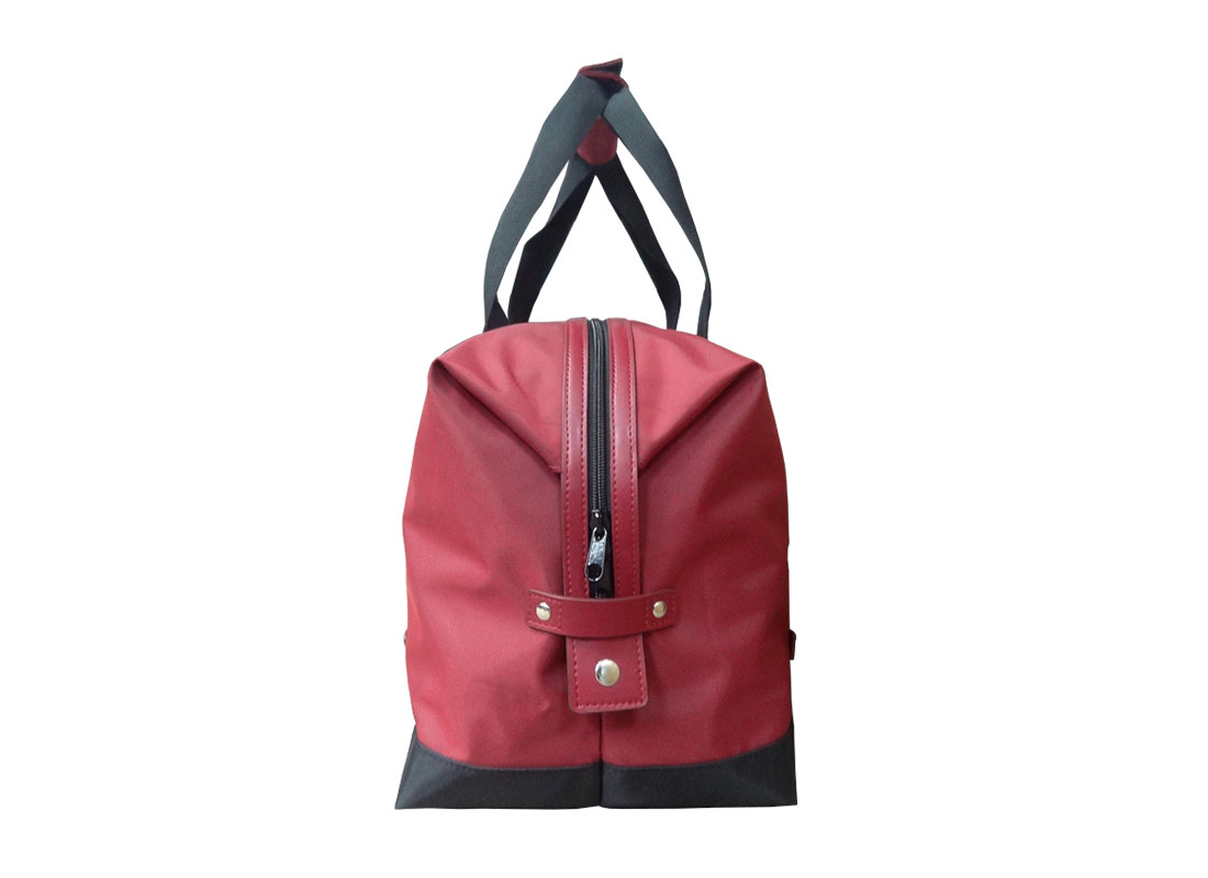 Classic Holdall in Red Side button