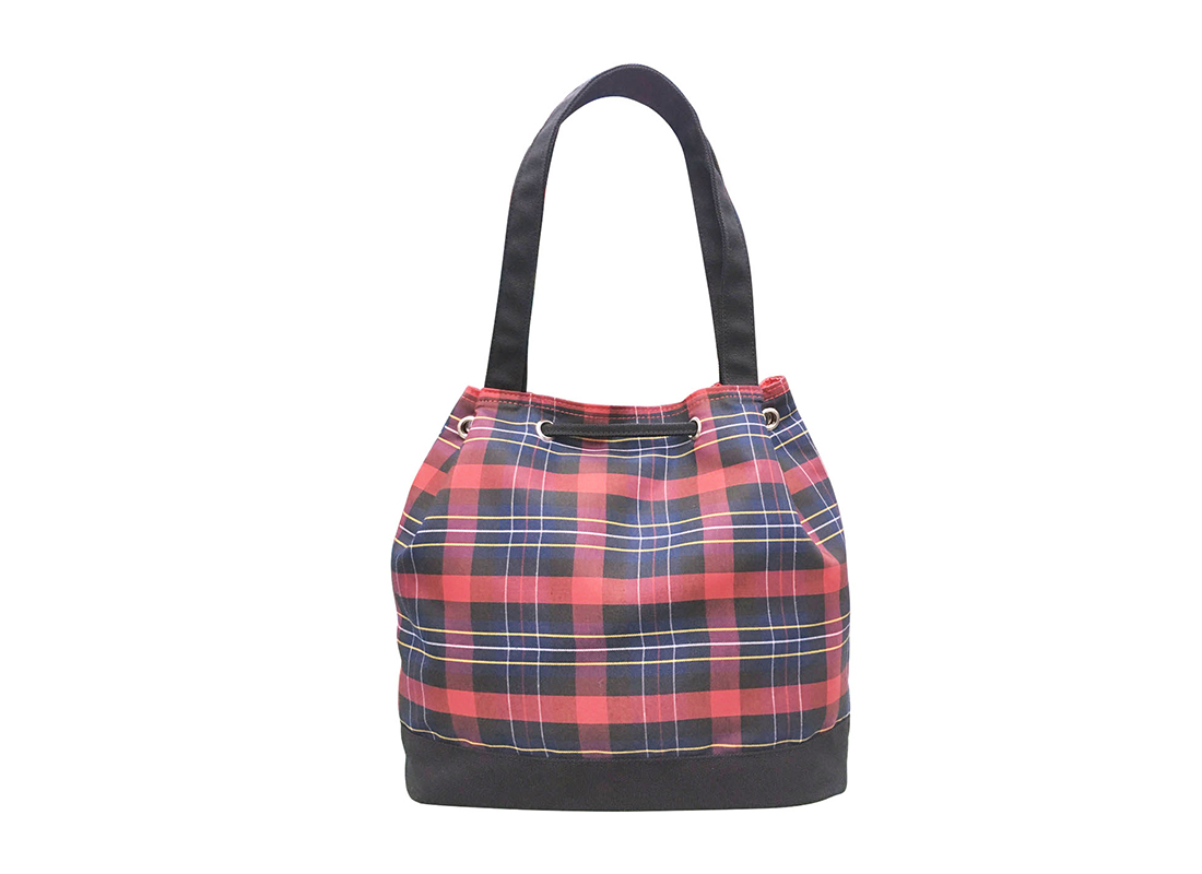 drawstring tote in plaid back