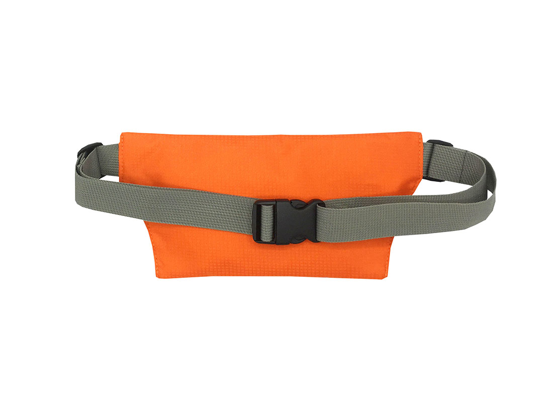 Sporty waist bag with front zipper pocket back